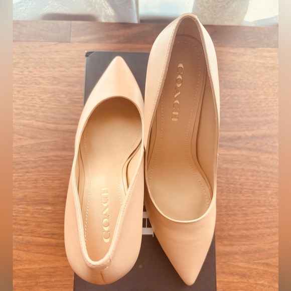 Wiley leather Coach pumps size 8 nude tan camel - Picture 5 of 14